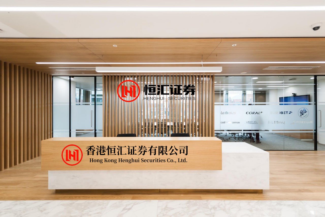 股巢配资网 江苏18岁女生上午做双眼皮下午隆鼻，麻醉后休克昏迷一周；家属：被朋友骗去做手术，网贷了4万；美容院否认提供网贷业务
