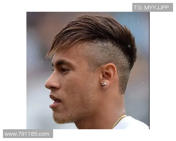 足球头型的独特魅力与风格解析让我们一起探索球场上的时尚与个性